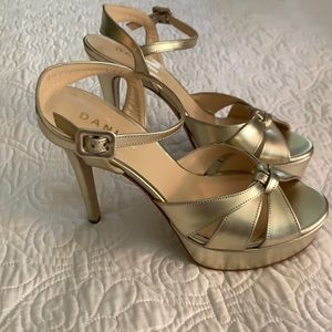 DANIEL Alaska Gold Leather Platform Heeled Sandals Size 40 or 9